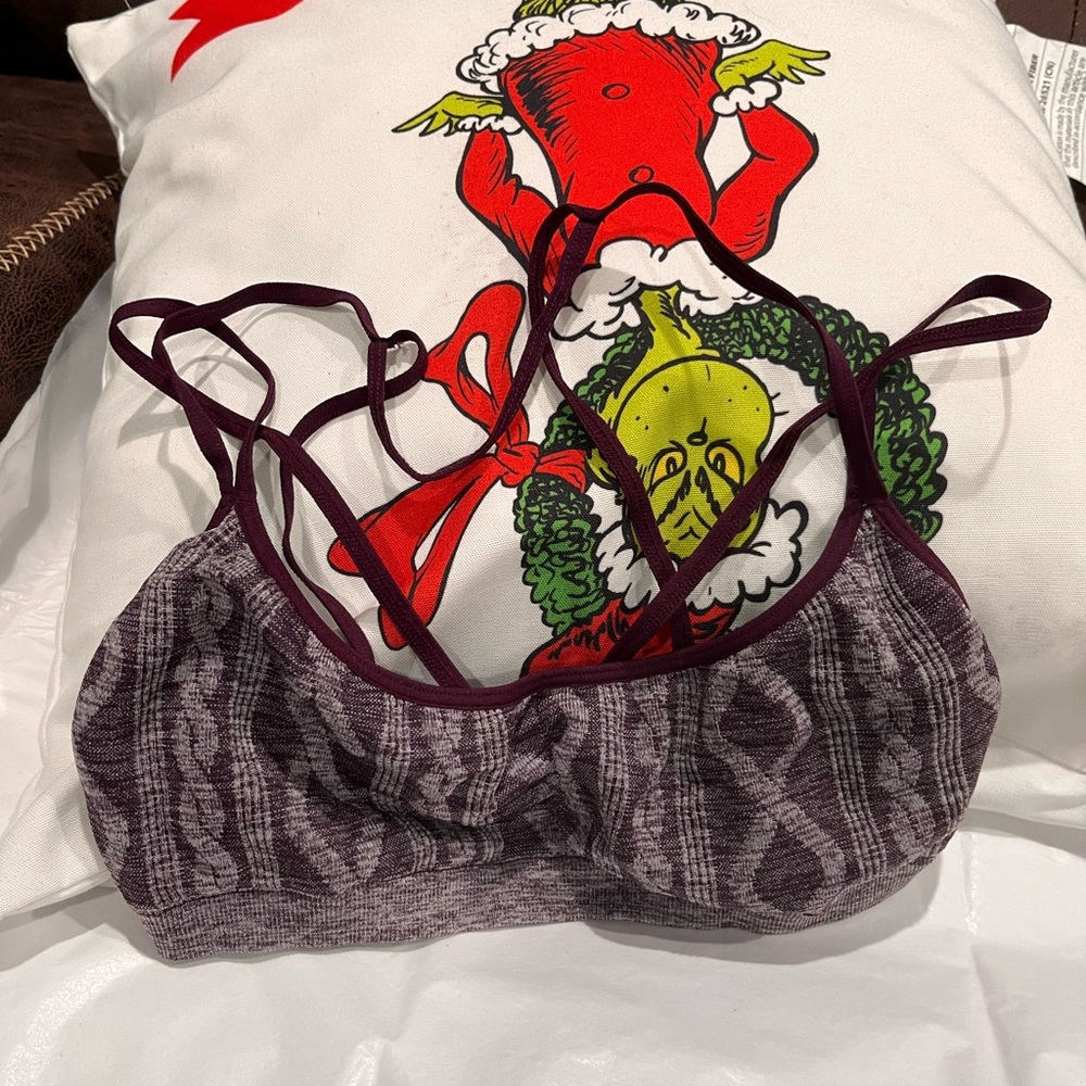 🌷🧰Victoria's Secret Plum Patterned Bralette